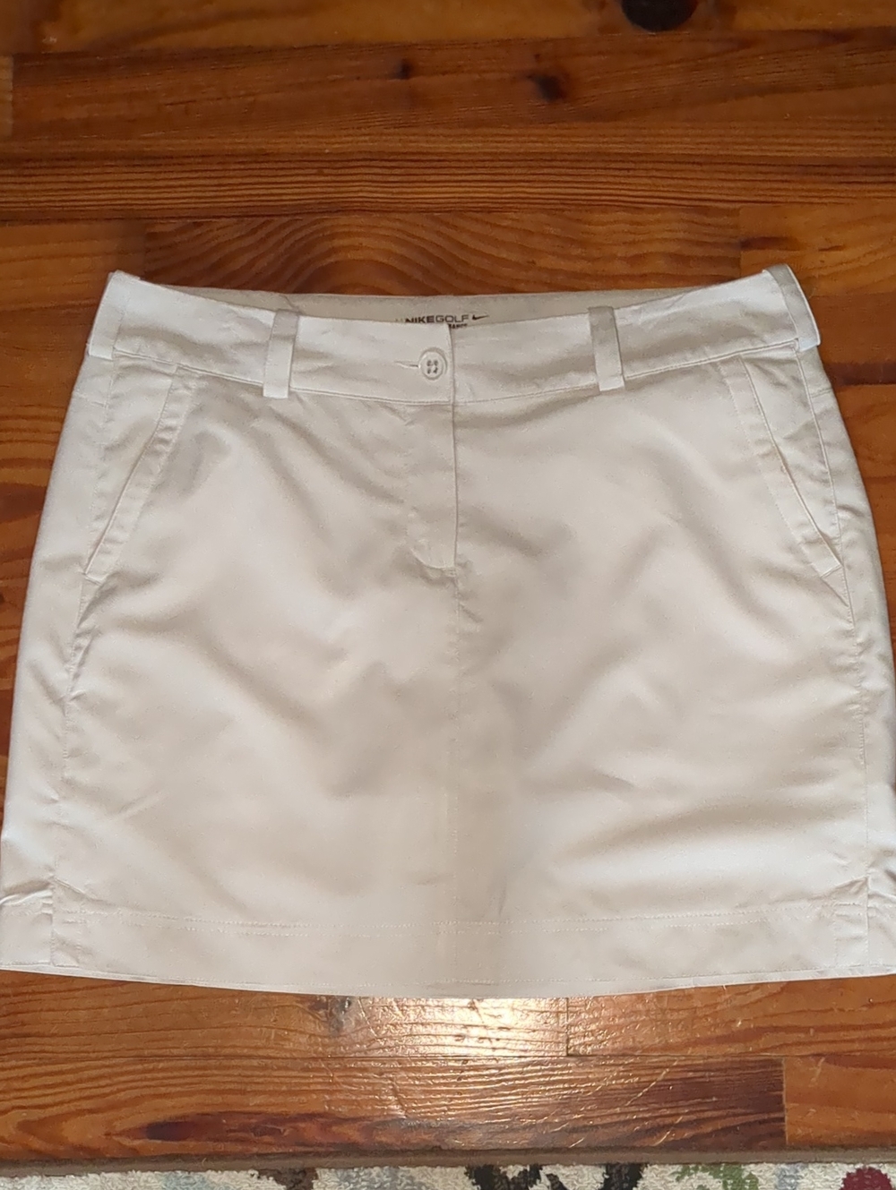 Nike Creme Women's Golf Tour Performance Skort. size 12